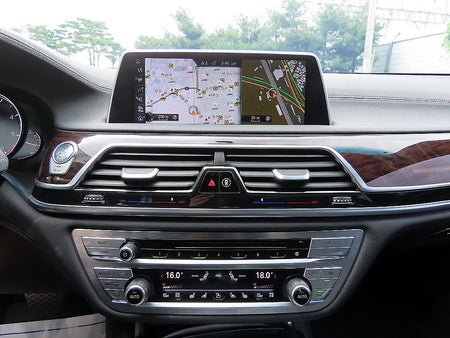 BMW 7-Series — photo 14
