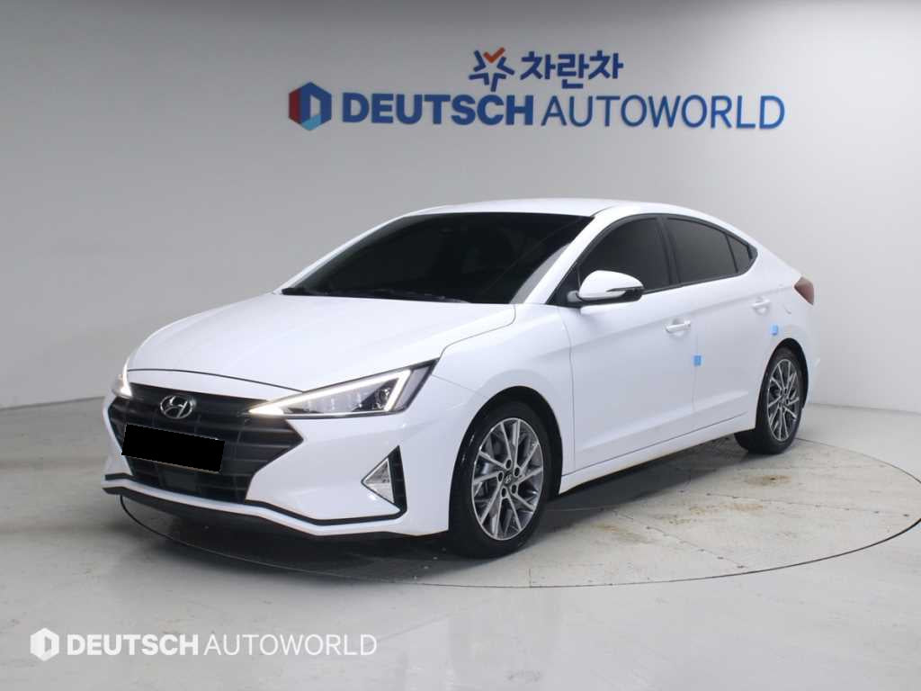 Hyundai Avante — photo 01
