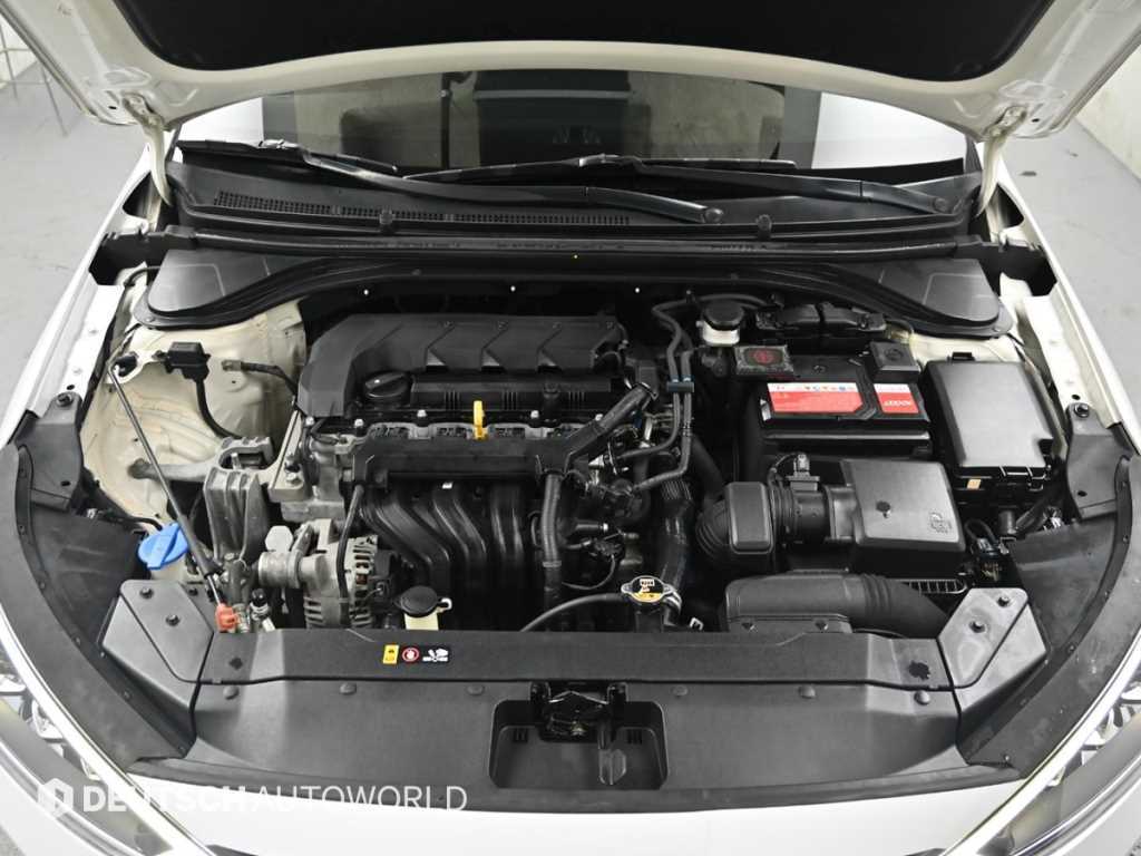Hyundai Avante — photo 06