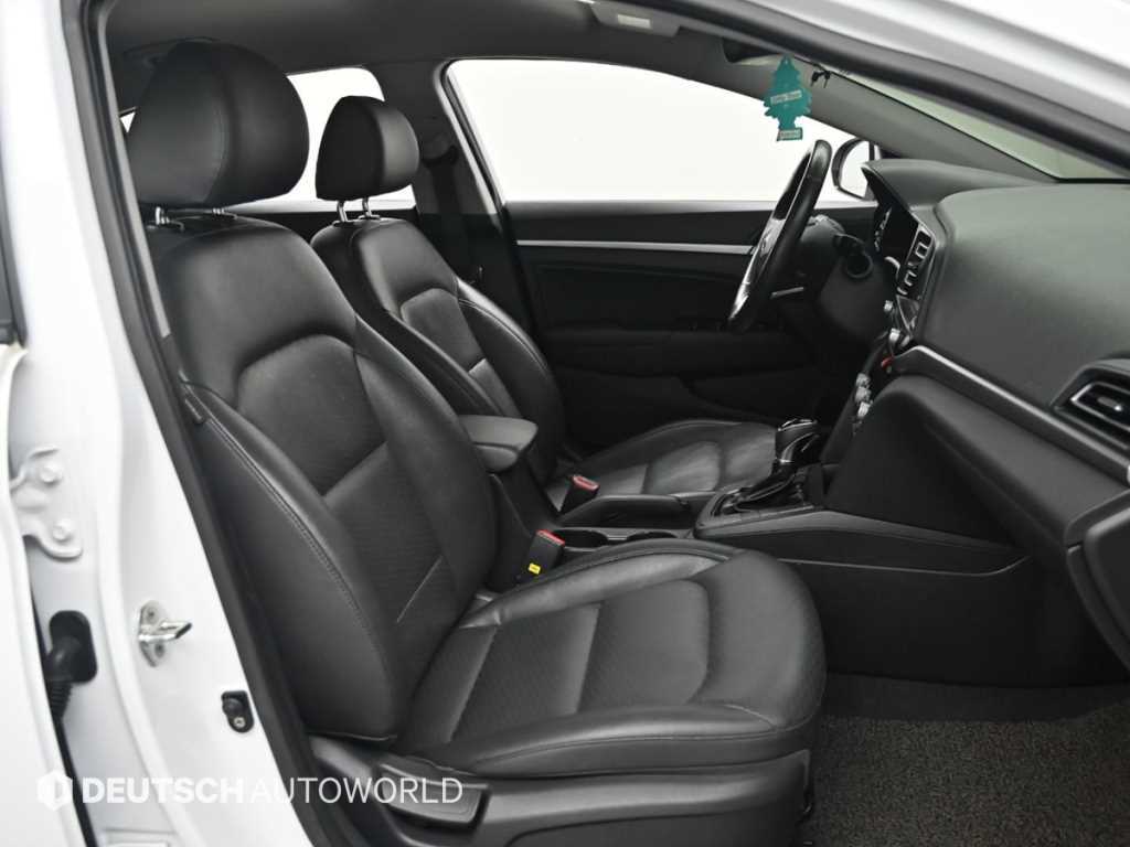Hyundai Avante — photo 10