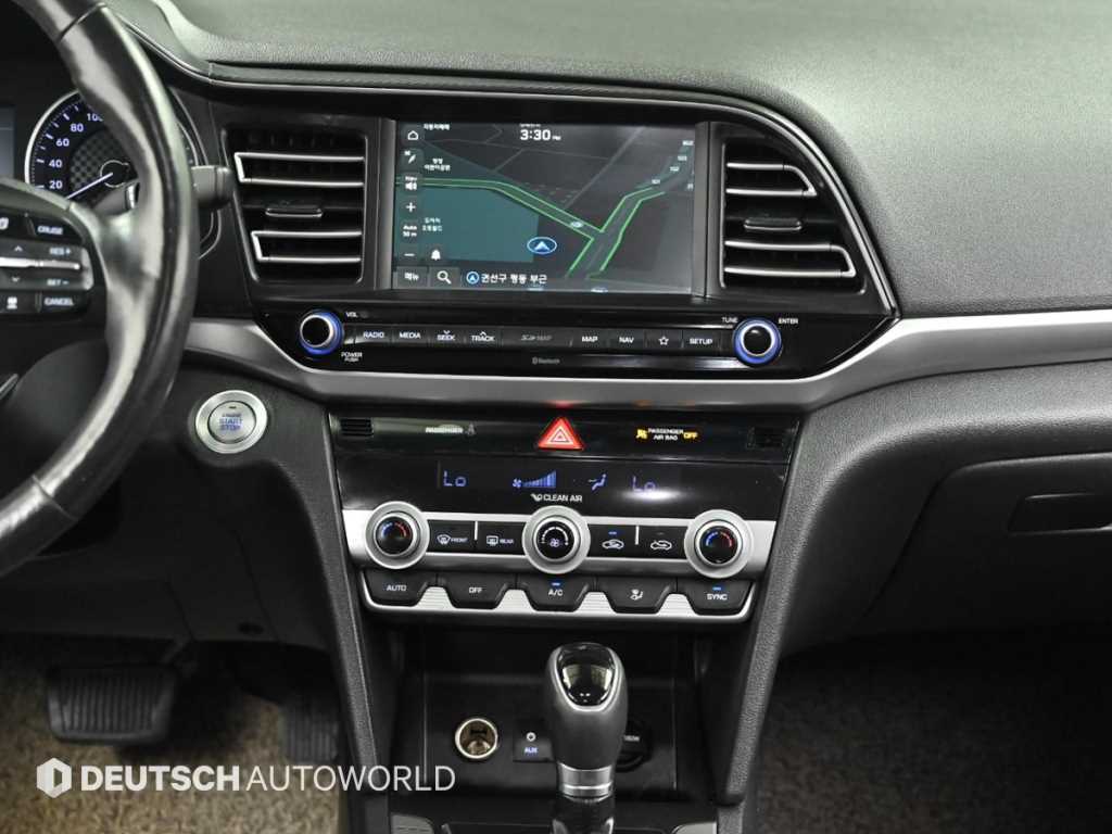 Hyundai Avante — photo 14