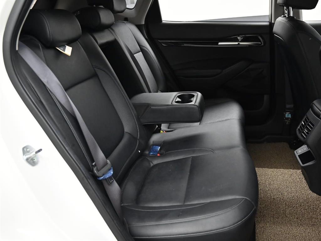 Kia Seltos — photo 12