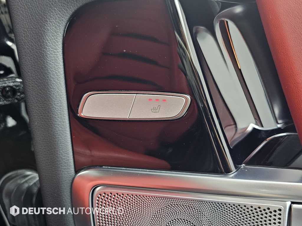 Mercedes-Benz G-Class — photo 16