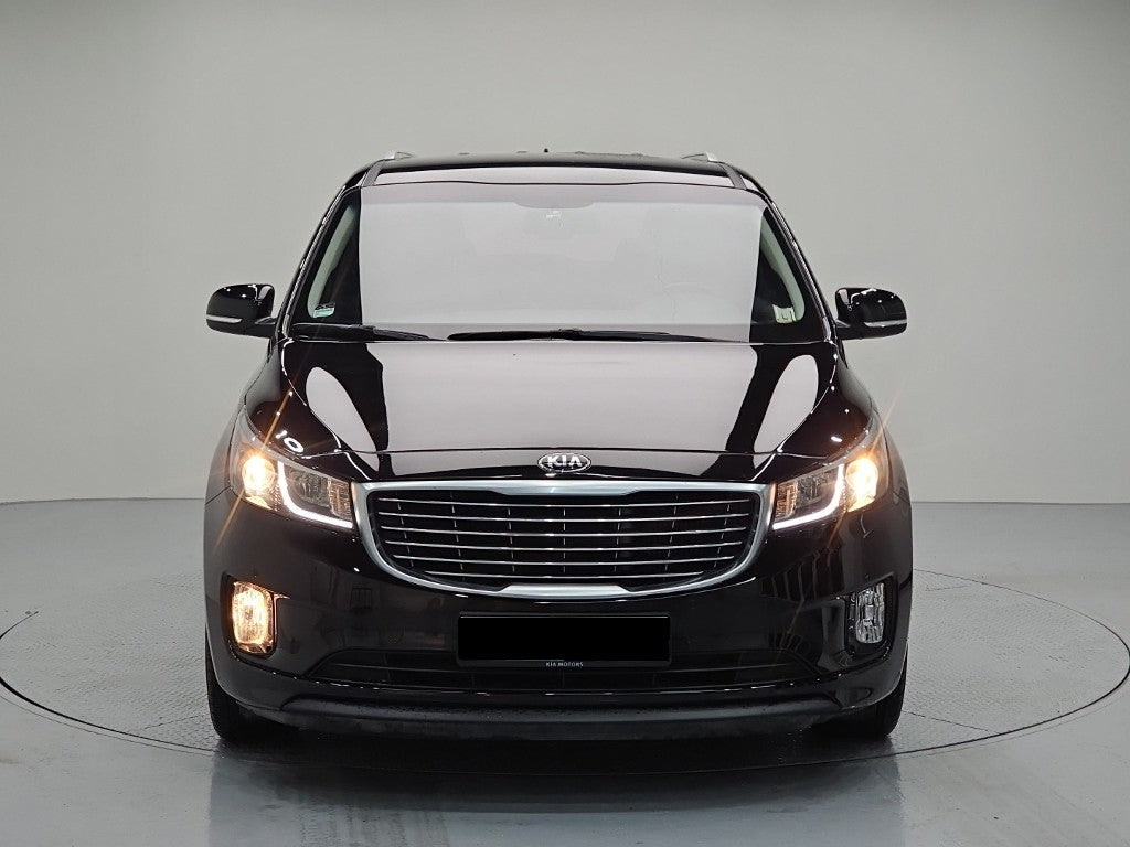 Kia Carnival — photo 02