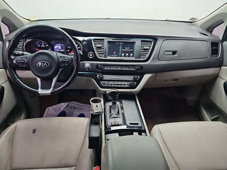 Kia Carnival — photo 07