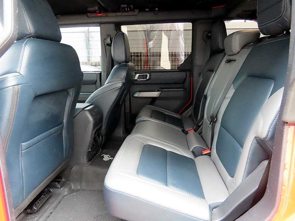 Ford Bronco — photo 06