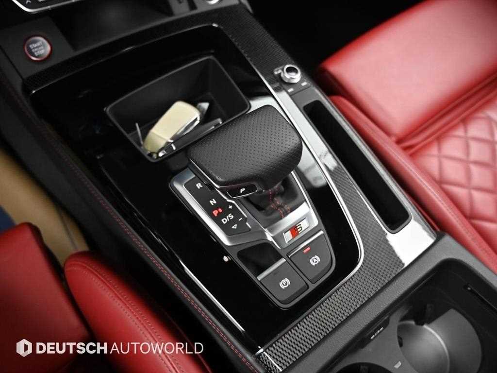 Audi SQ5 — photo 10