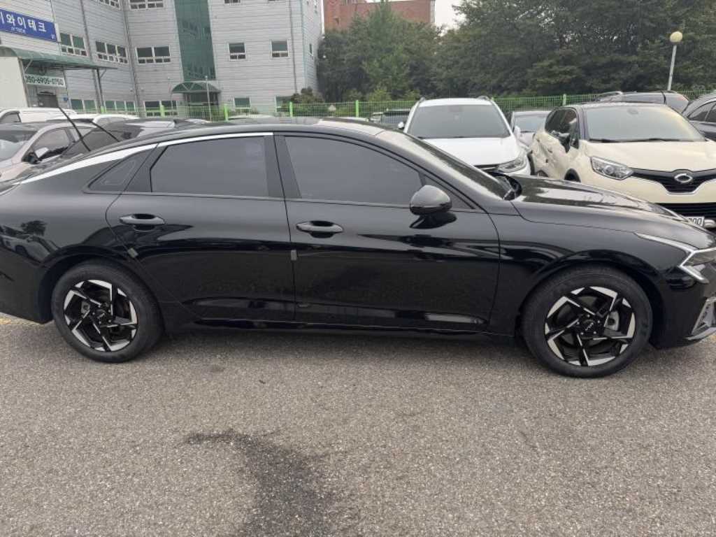 Kia K5 — photo 02