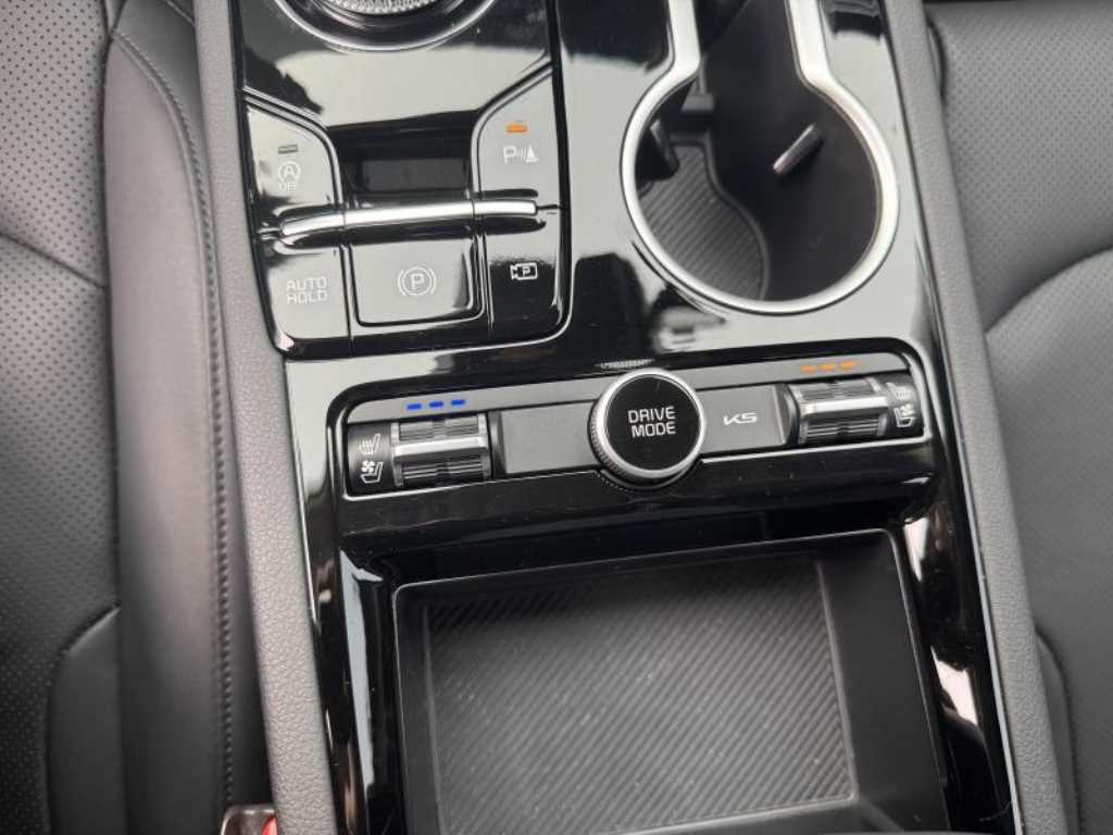Kia K5 — photo 10