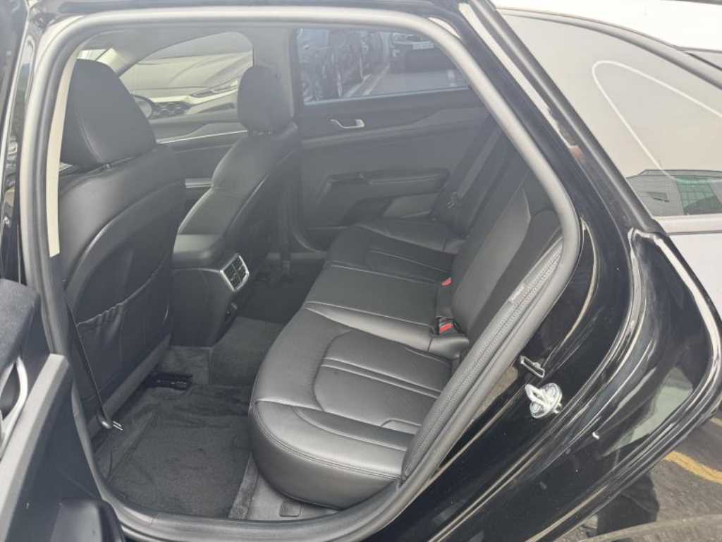 Kia K5 — photo 05