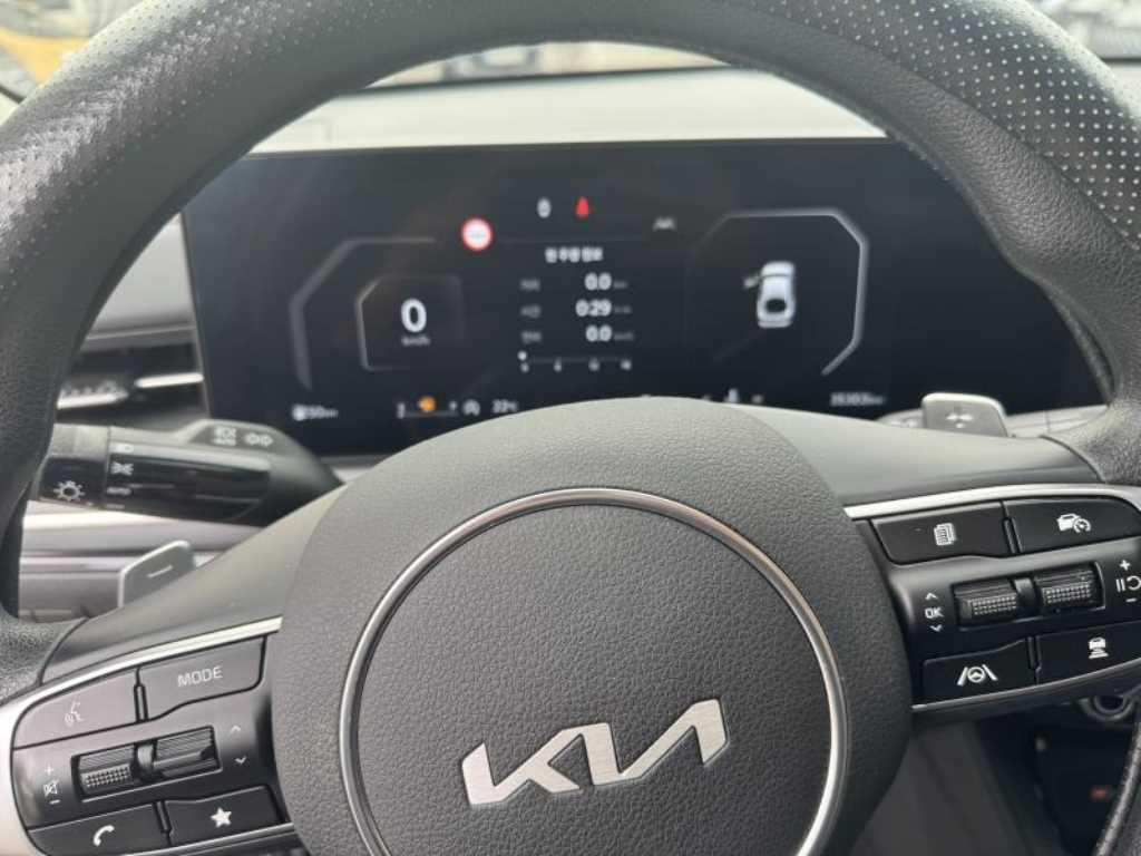 Kia K5 — photo 08