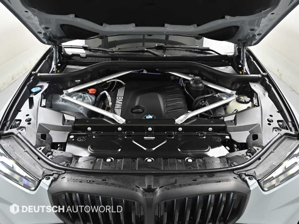 BMW X5 — photo 06