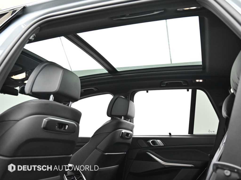 BMW X5 — photo 18