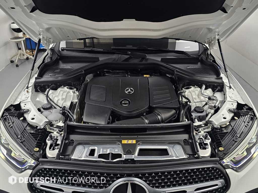 Mercedes-Benz GLC-Class — photo 06