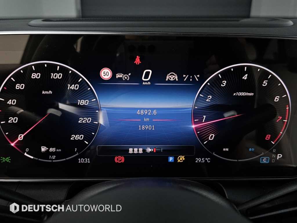 Mercedes-Benz GLC-Class — photo 08