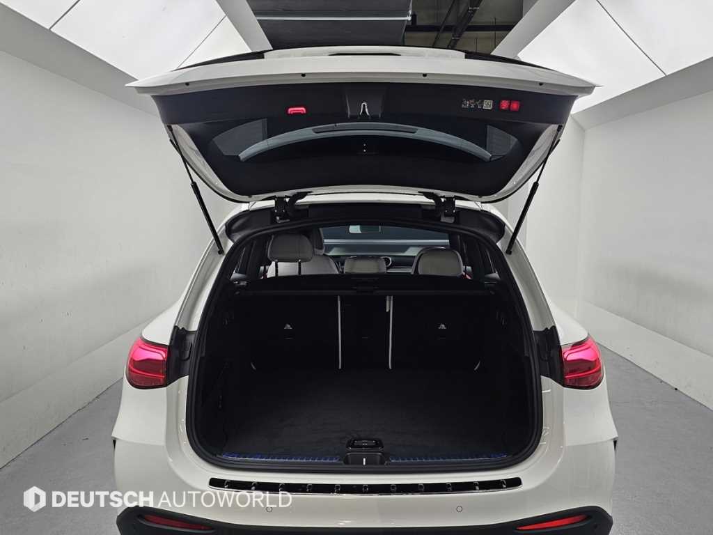 Mercedes-Benz GLC-Class — photo 19
