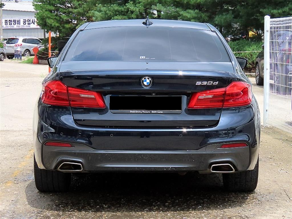 BMW 5-Series — photo 04