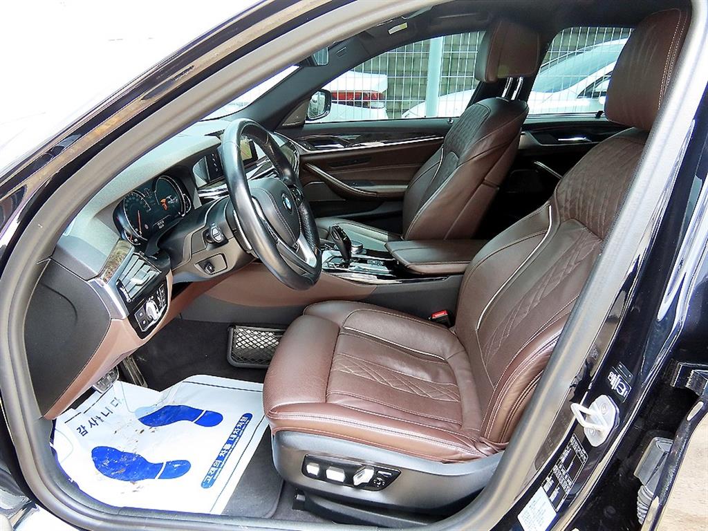 BMW 5-Series — photo 05