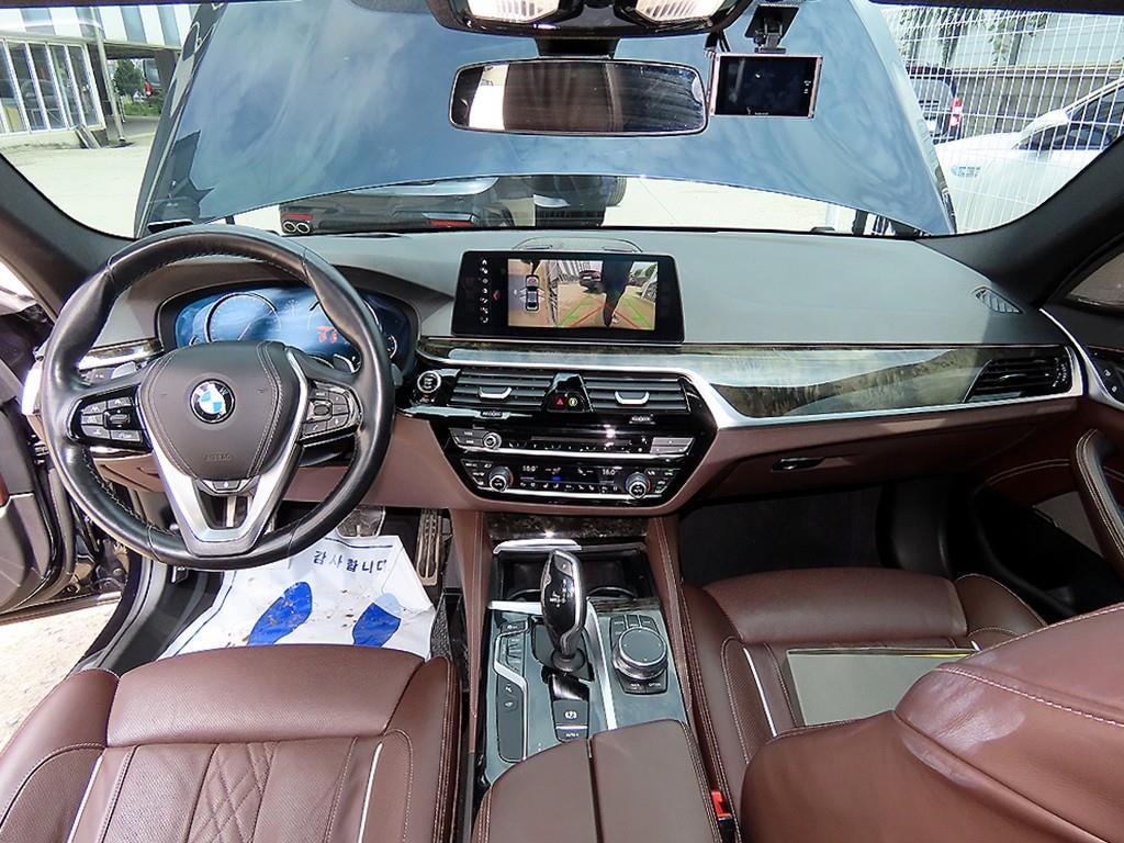 BMW 5-Series — photo 07