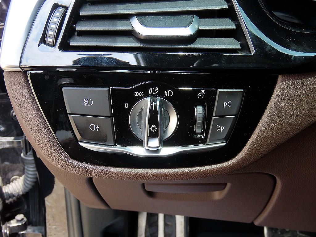 BMW 5-Series — photo 13