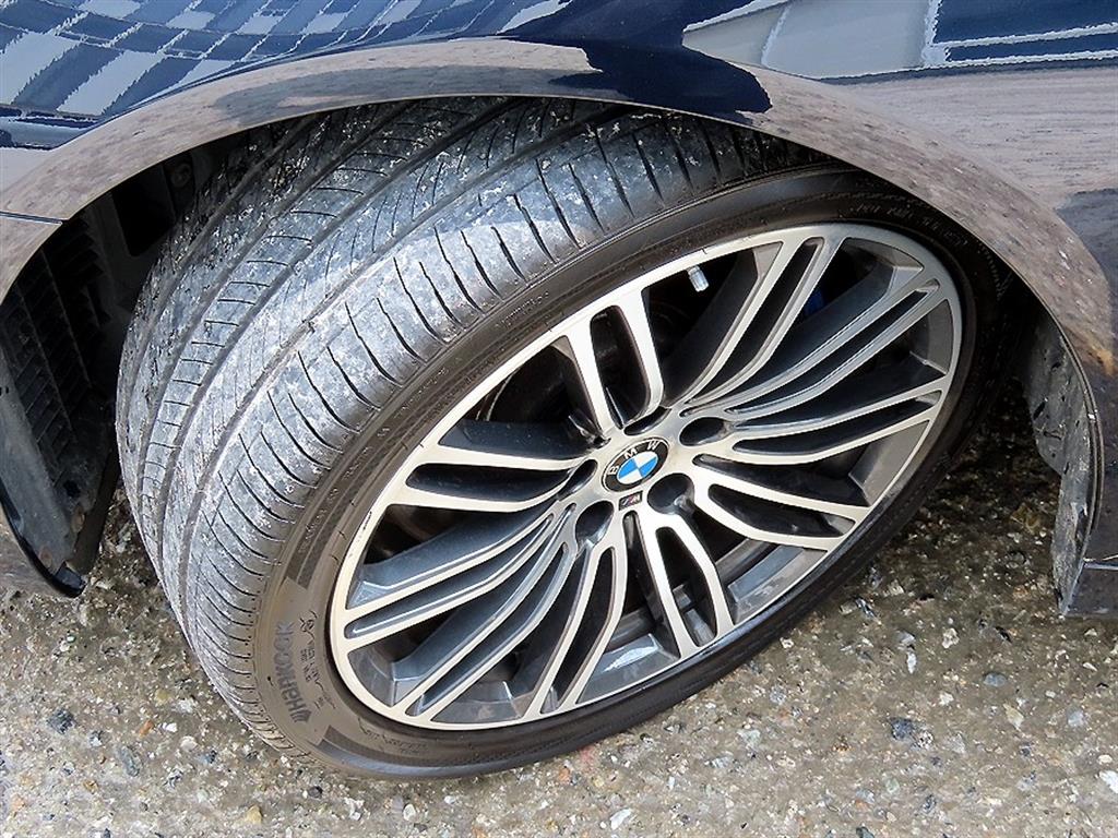 BMW 5-Series — photo 20