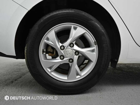 Hyundai Avante — photo 20