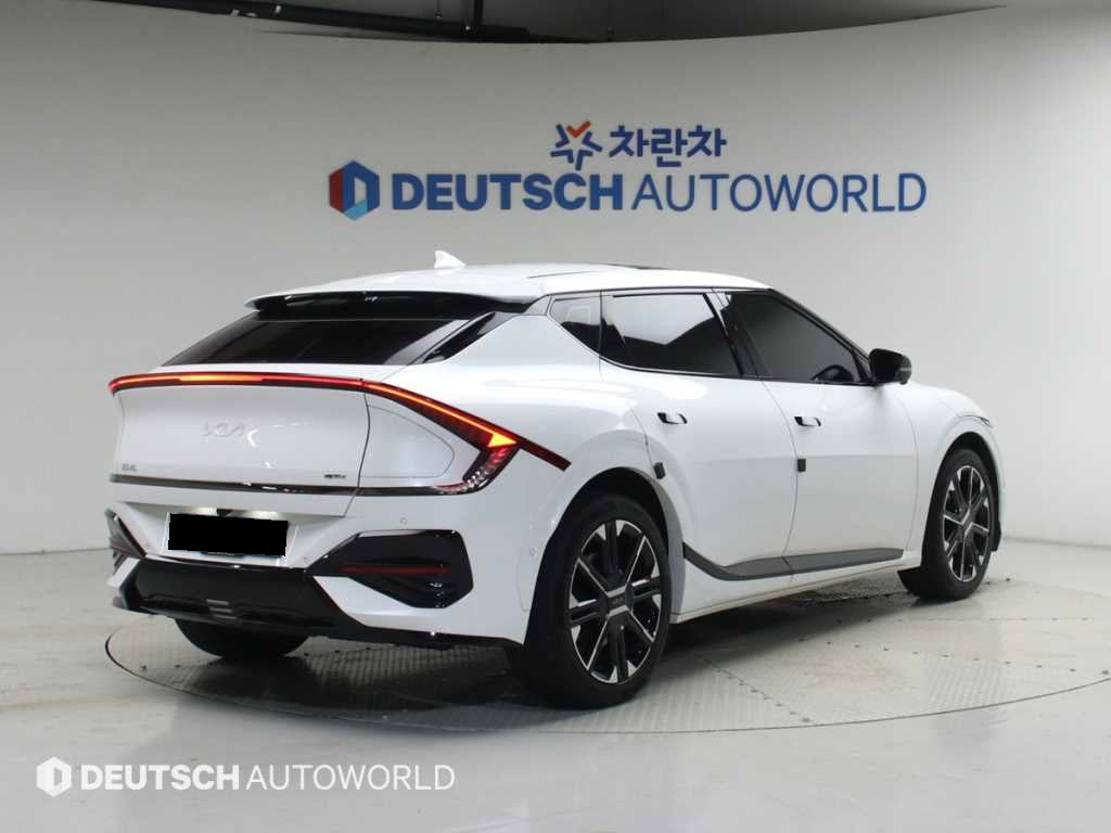 Kia EV6 — photo 02