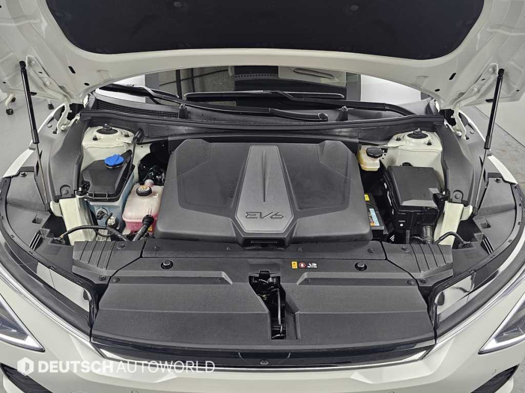 Kia EV6 — photo 06