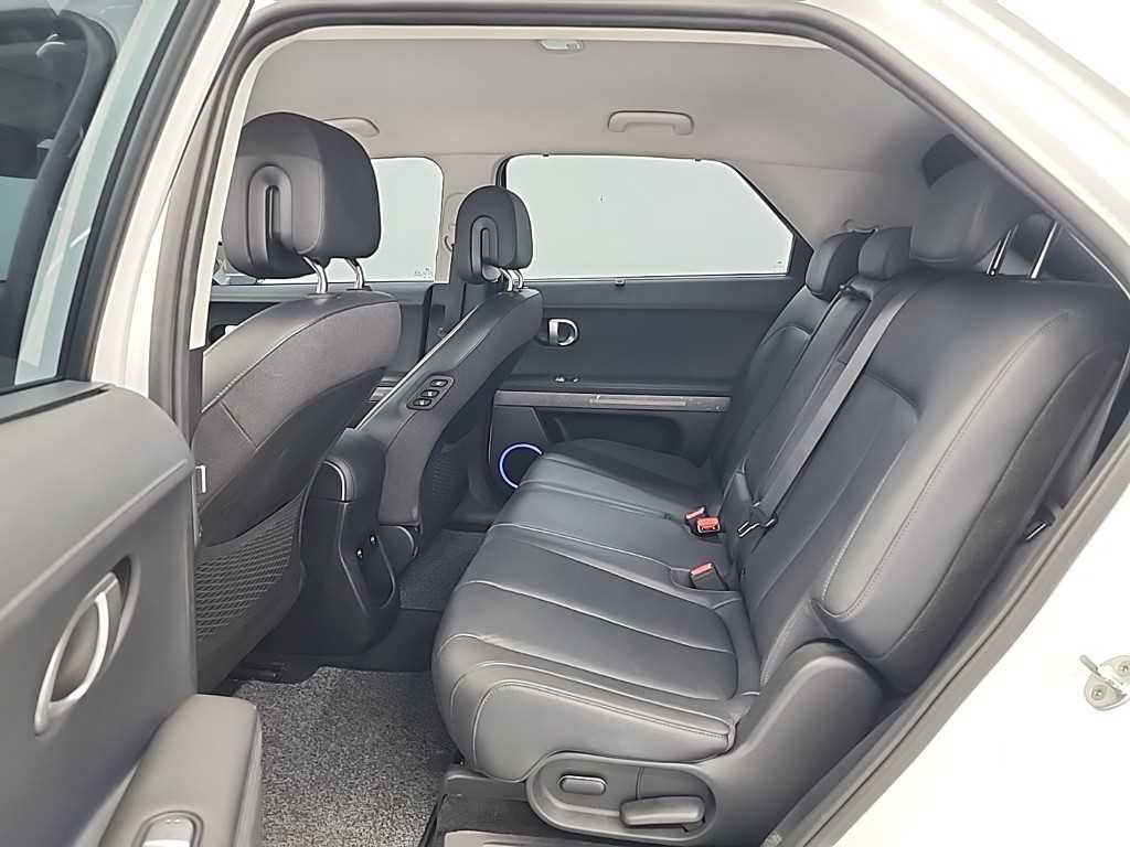 Hyundai Ioniq5 — photo 12