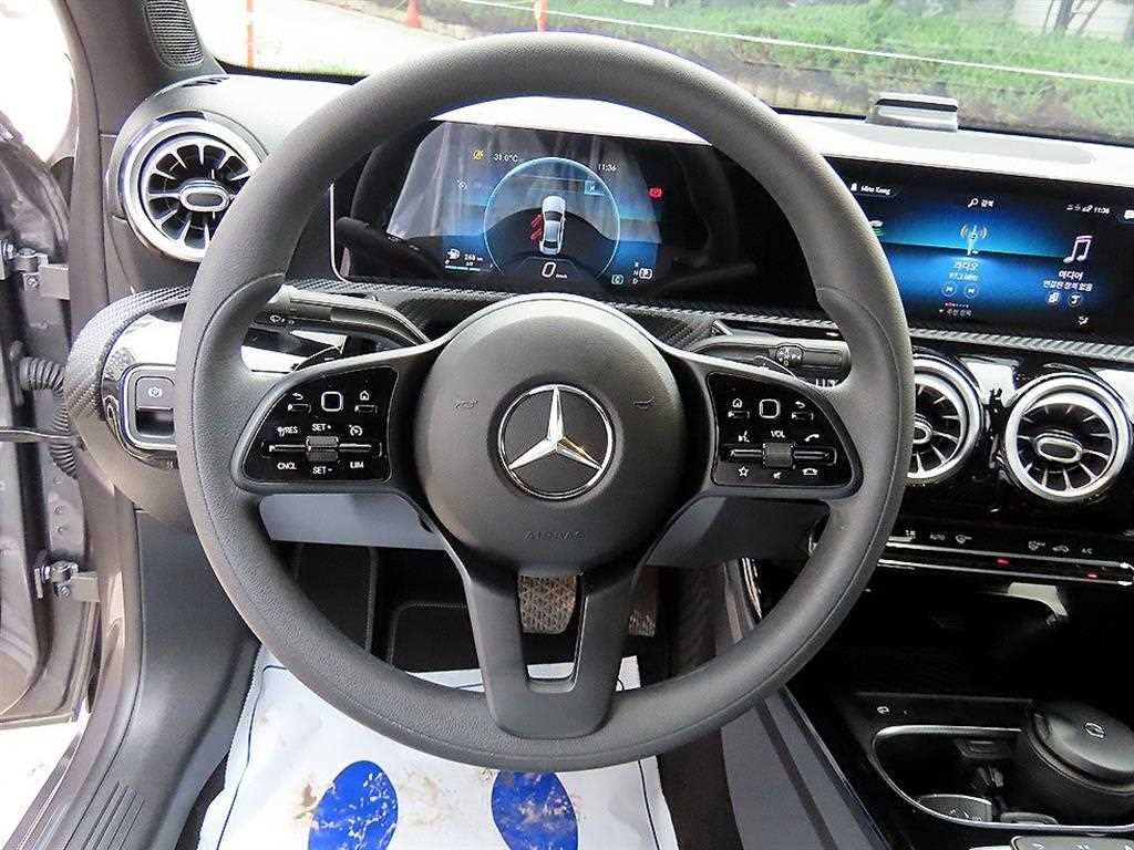 Mercedes-Benz A-Class — photo 07