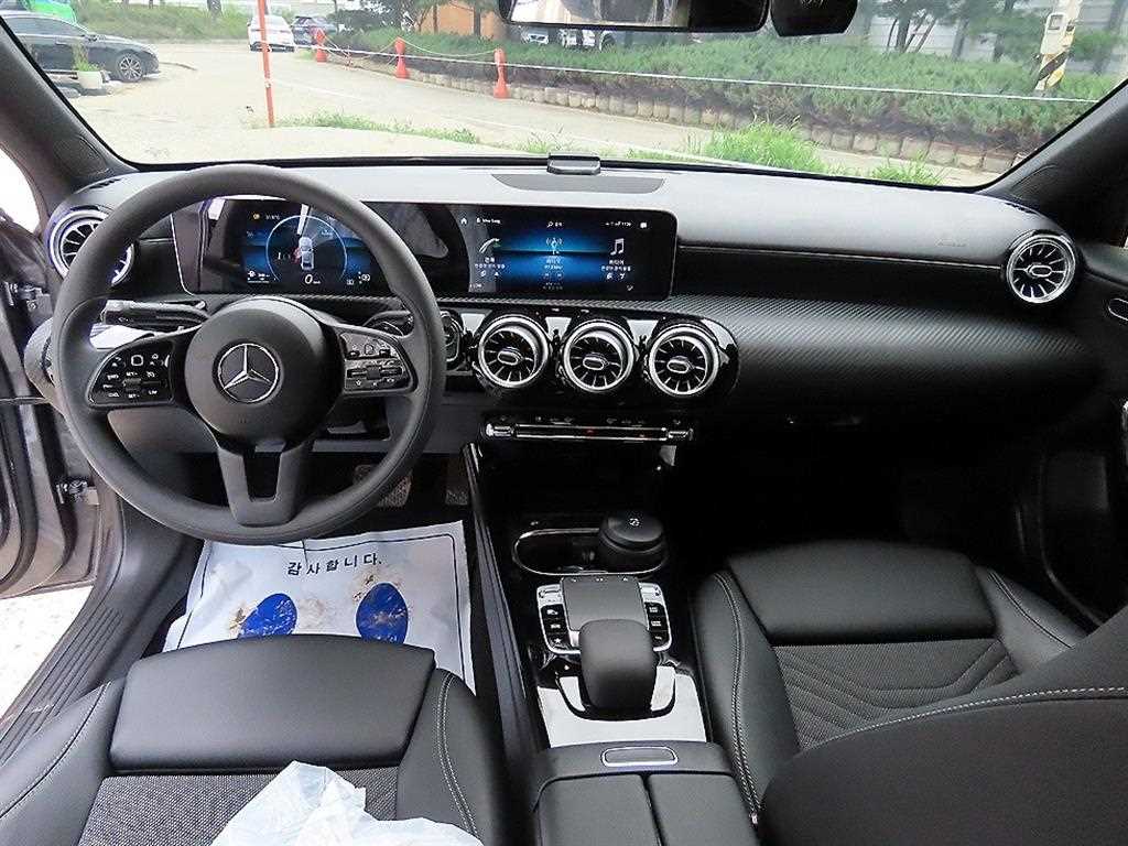 Mercedes-Benz A-Class — photo 08