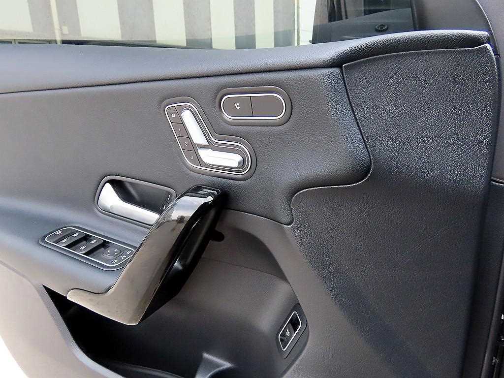 Mercedes-Benz A-Class — photo 11