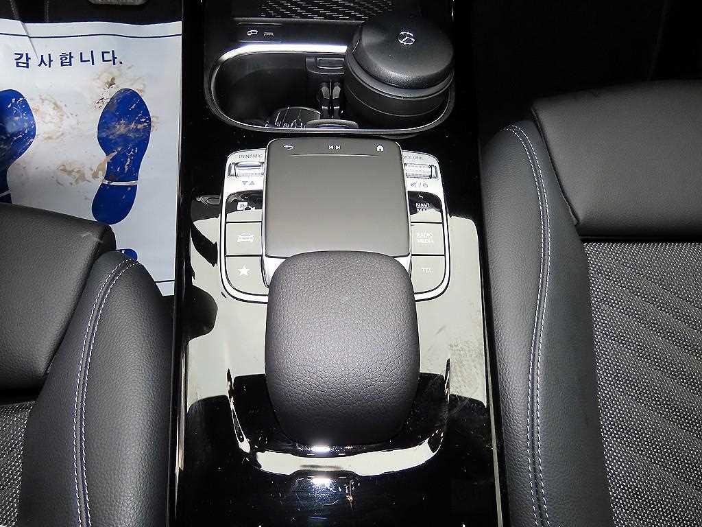 Mercedes-Benz A-Class — photo 12