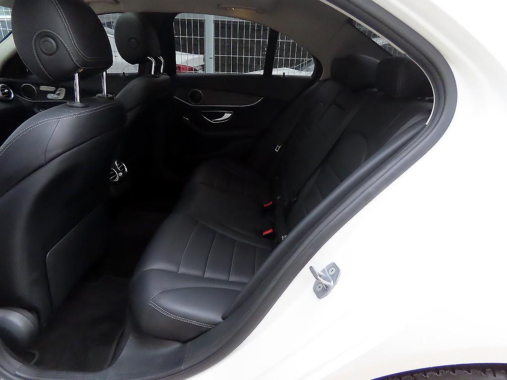 Mercedes-Benz C-Class — photo 06