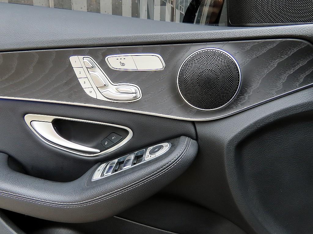 Mercedes-Benz C-Class — photo 11