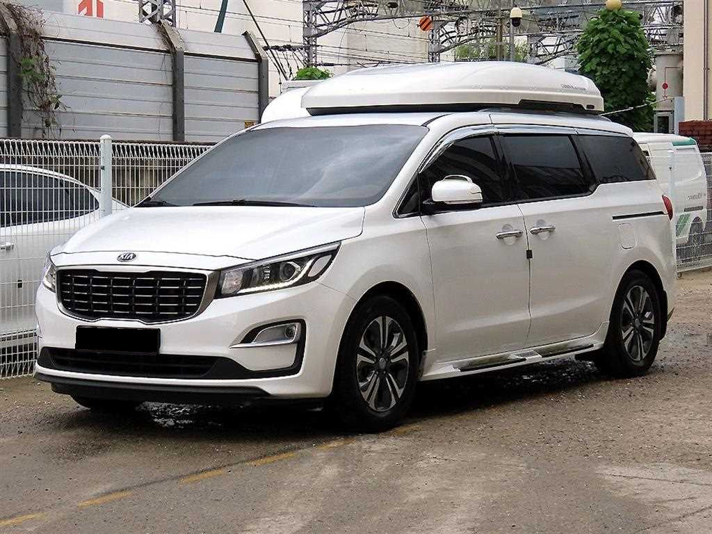 Kia Carnival — photo 02
