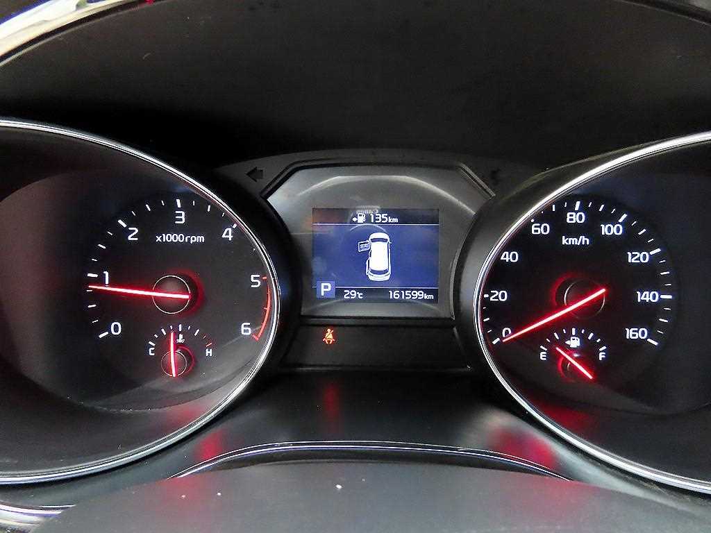Kia Carnival — photo 09
