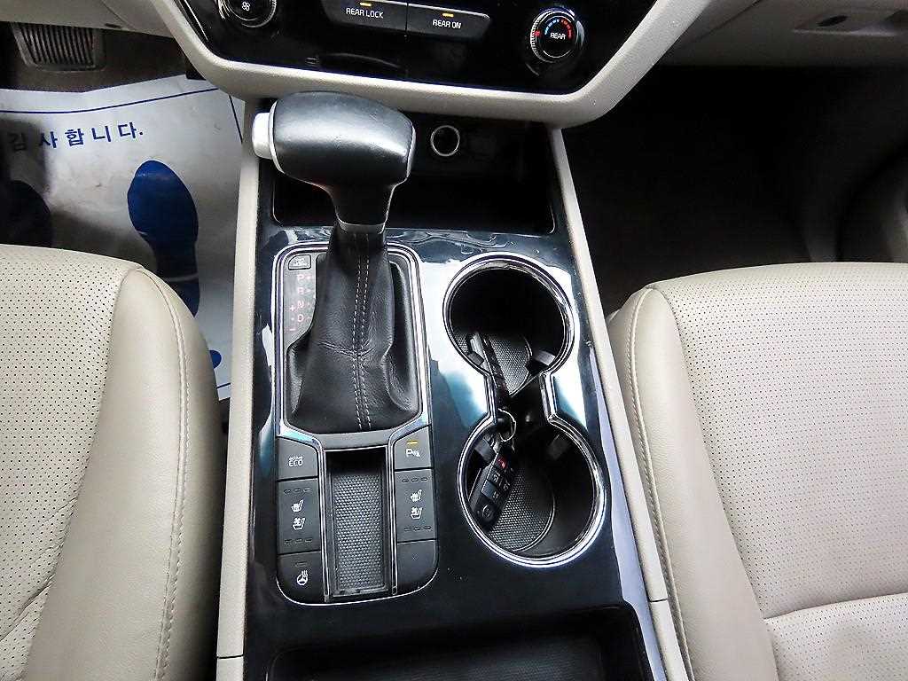 Kia Carnival — photo 10