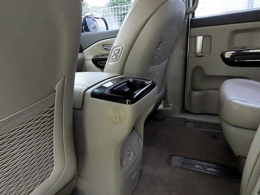 Kia Carnival — photo 17