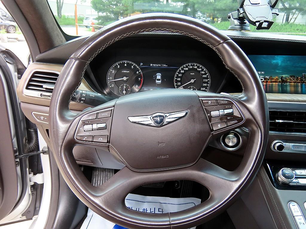 Genesis G90 — photo 08