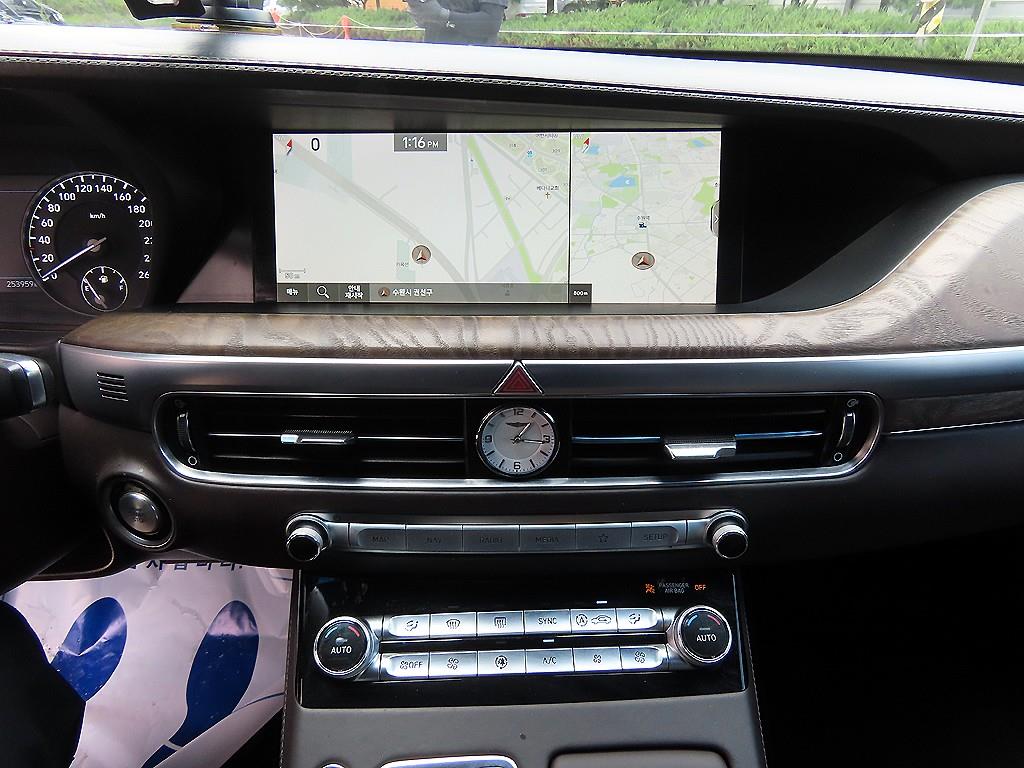 Genesis G90 — photo 12