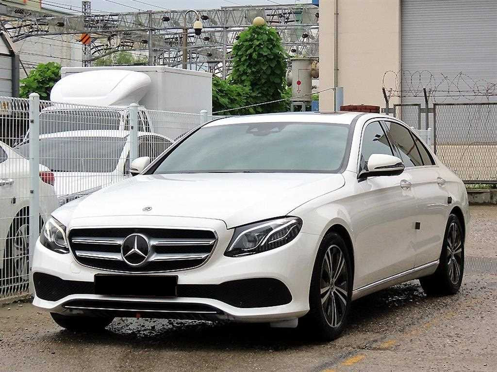 Mercedes-Benz E-Class — photo 02