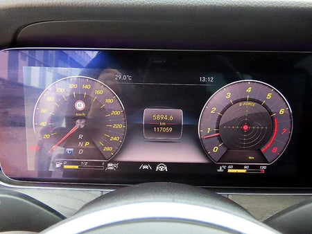 Mercedes-Benz E-Class — photo 09
