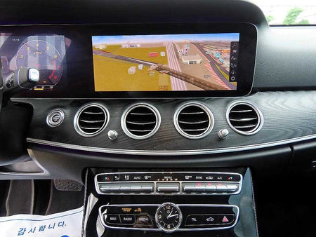 Mercedes-Benz E-Class — photo 13