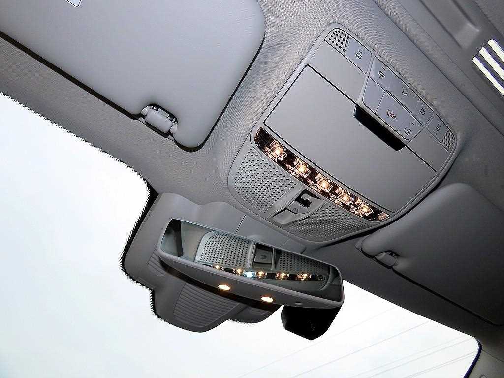 Mercedes-Benz E-Class — photo 15