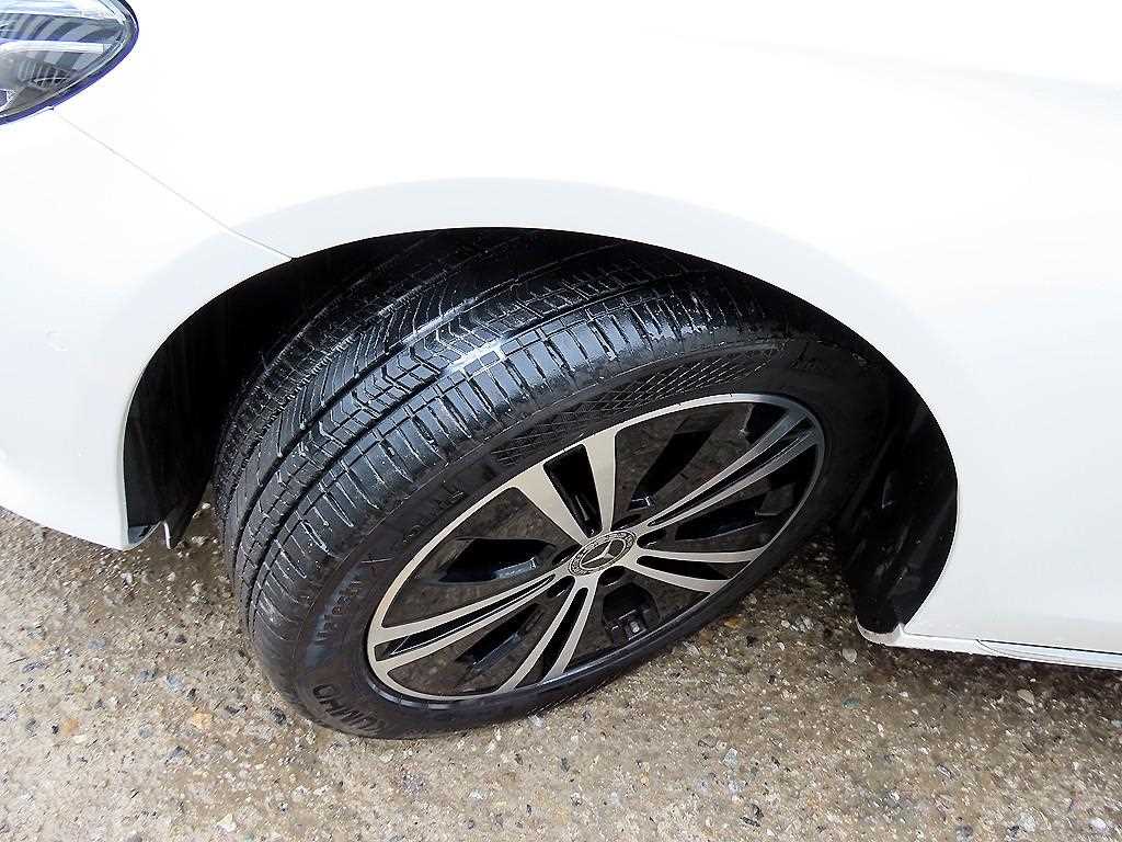 Mercedes-Benz E-Class — photo 19