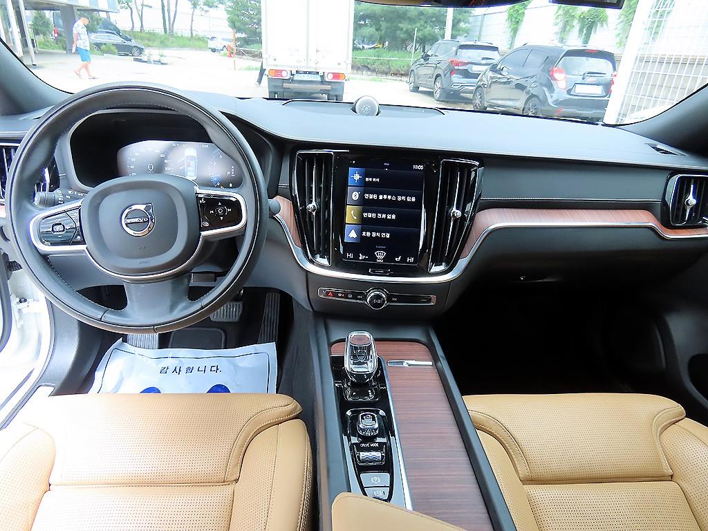 Volvo S60 — photo 07