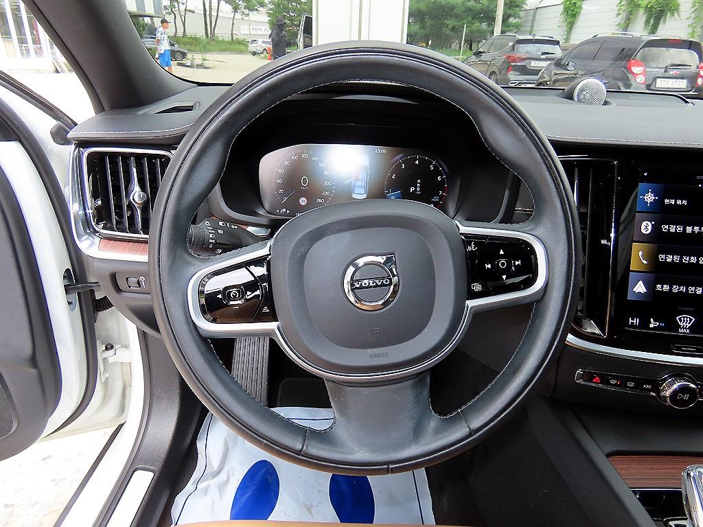 Volvo S60 — photo 08