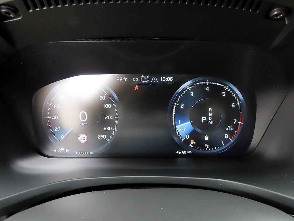 Volvo S60 — photo 09