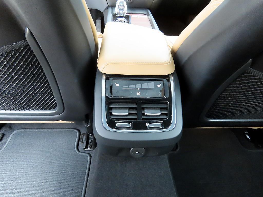 Volvo S60 — photo 16